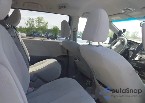 2011 Toyota Sienna Le V6 z USA, uszkodzony, nr VIN 5TDKK3DC2BS167825